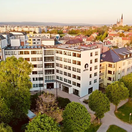 מלון Garni אולומוץ