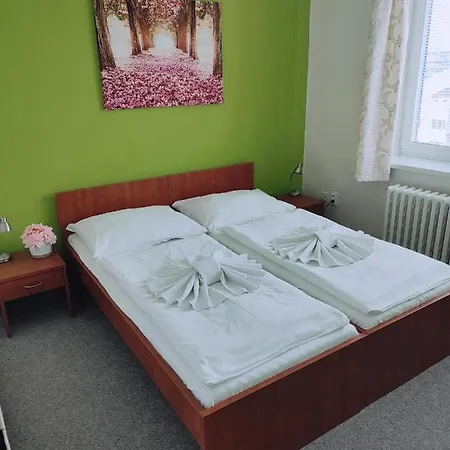 Garni מלון אולומוץ