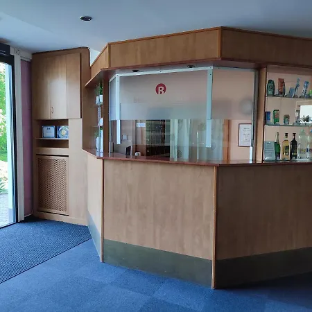 Garni 2* אולומוץ