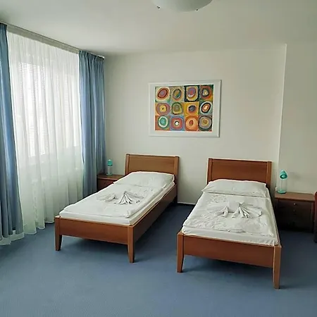 Hotel Garni 2*